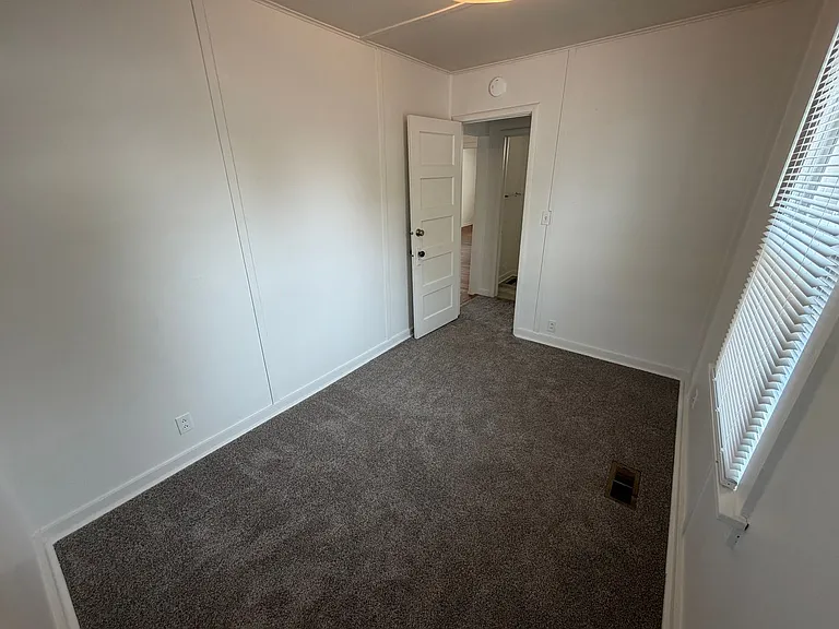 4611 N Adams St — Photo 12