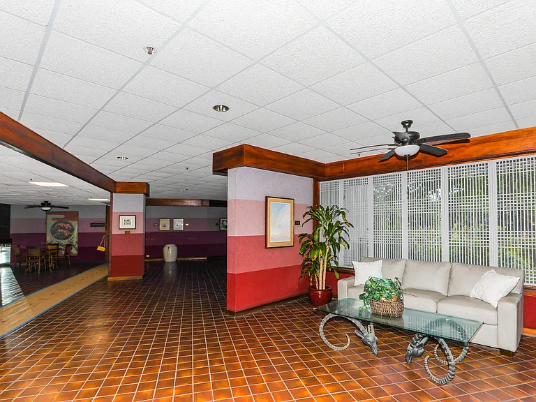 555 Hahaione St #B100 — Photo 45