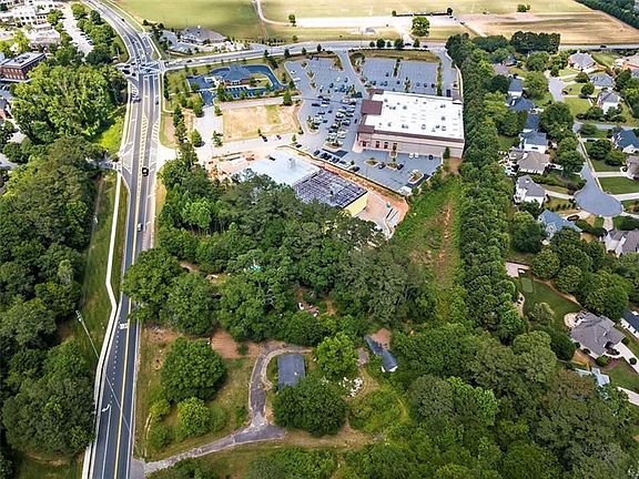 5th image of 6121 Post Rd