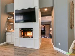 4924 Alameda Dr, Oceanside, CA 92056