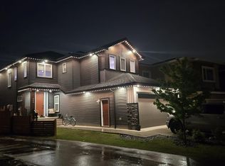 228 36th St SW, Edmonton, AB T6X2W5