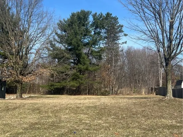 587 Silver Creek Dr, Doylestown, OH 44230