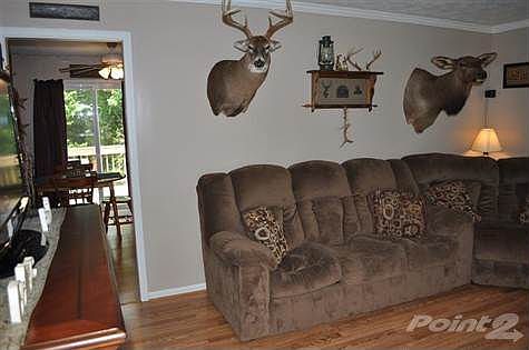 3rd image of 112 Highwood Dr