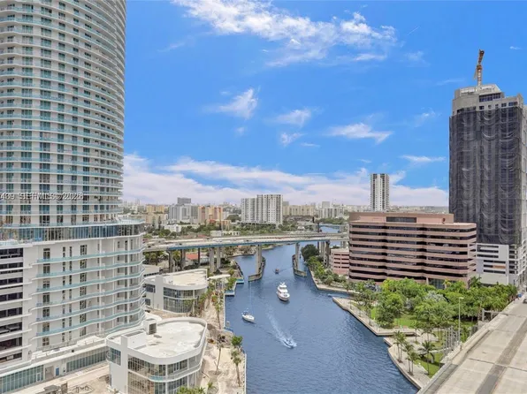 185 SW 7th St, Miami, FL