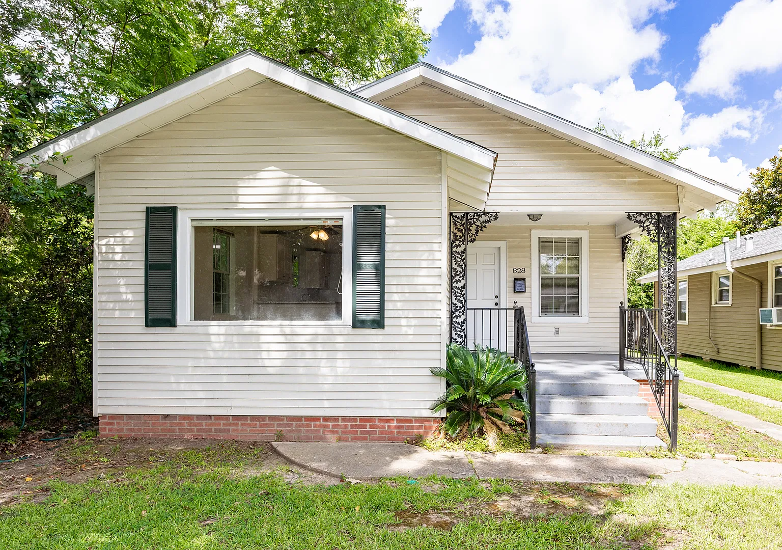 3 bed, 1017 sqft, $1,850 — Photo 1