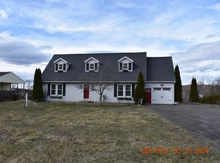 403 Blackberry Hill Rd, Beacon Falls, CT 06403