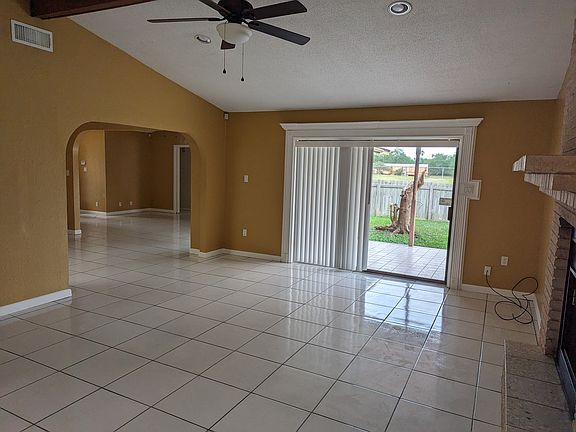 2nd image of 198 Sugar Tree Ln