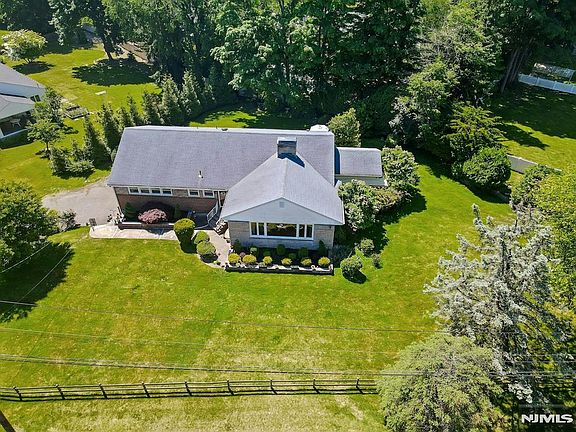 3rd image of 10 Shaw Rd