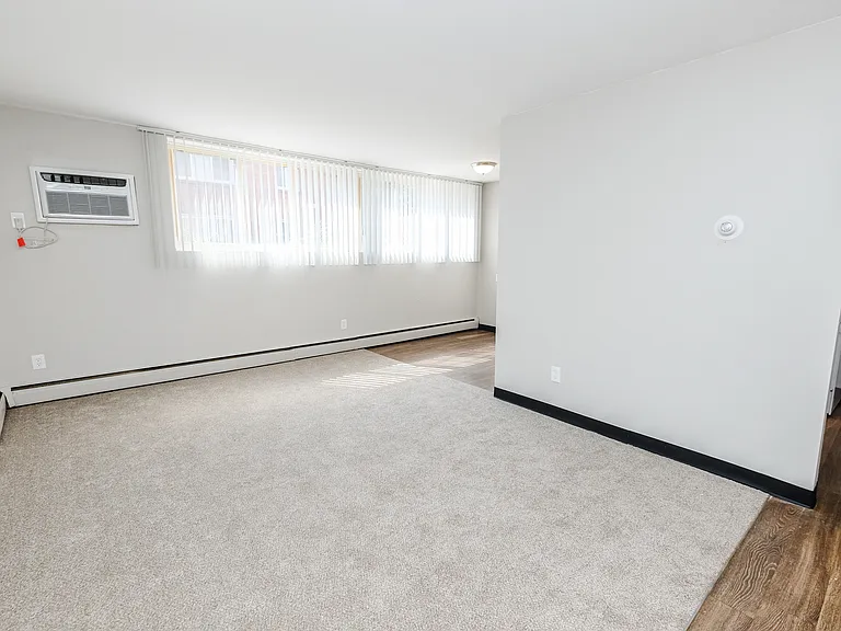 Hiawatha Court — Photo 18