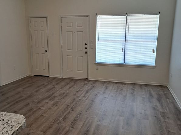 806 Redwood Ln