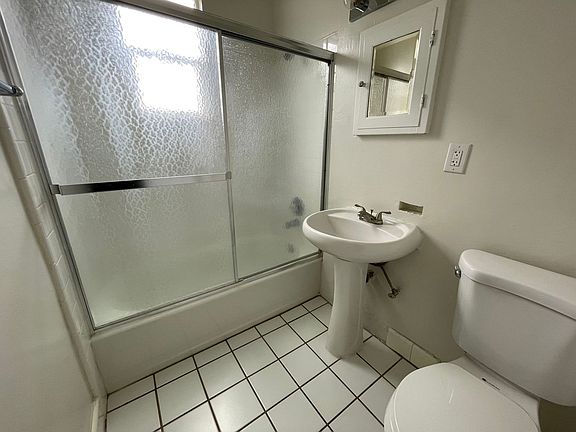 5th image of 4049 Madison Ave APT 204