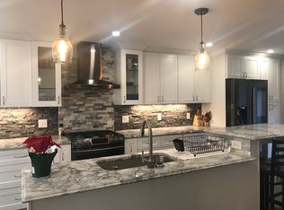 424 River Rd, Uxbridge, MA 01569