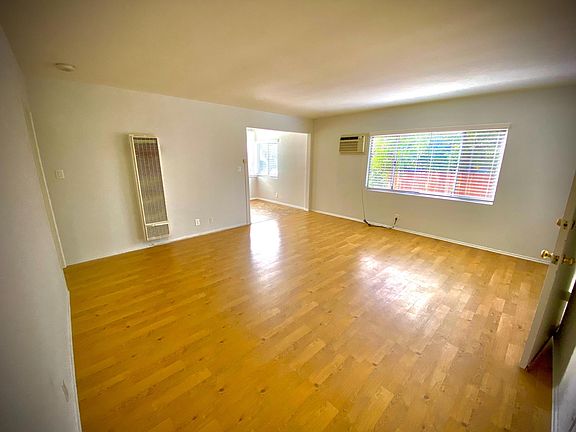 4th image of 625 E Chestnut St #A