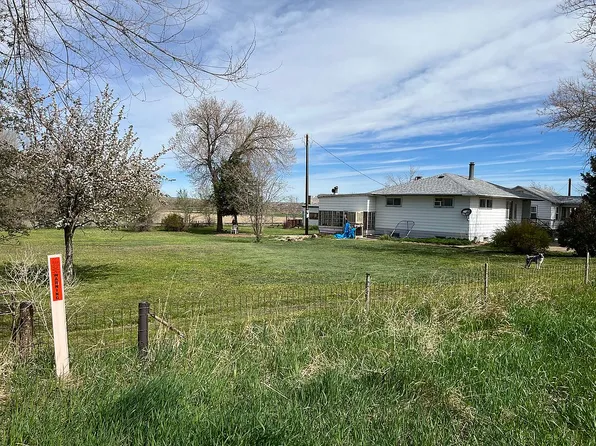 914 N Highway 20, Worland, WY 82401
