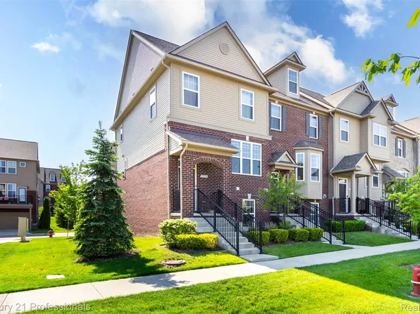 2924 Glenbar Cir, Rochester, MI 48307