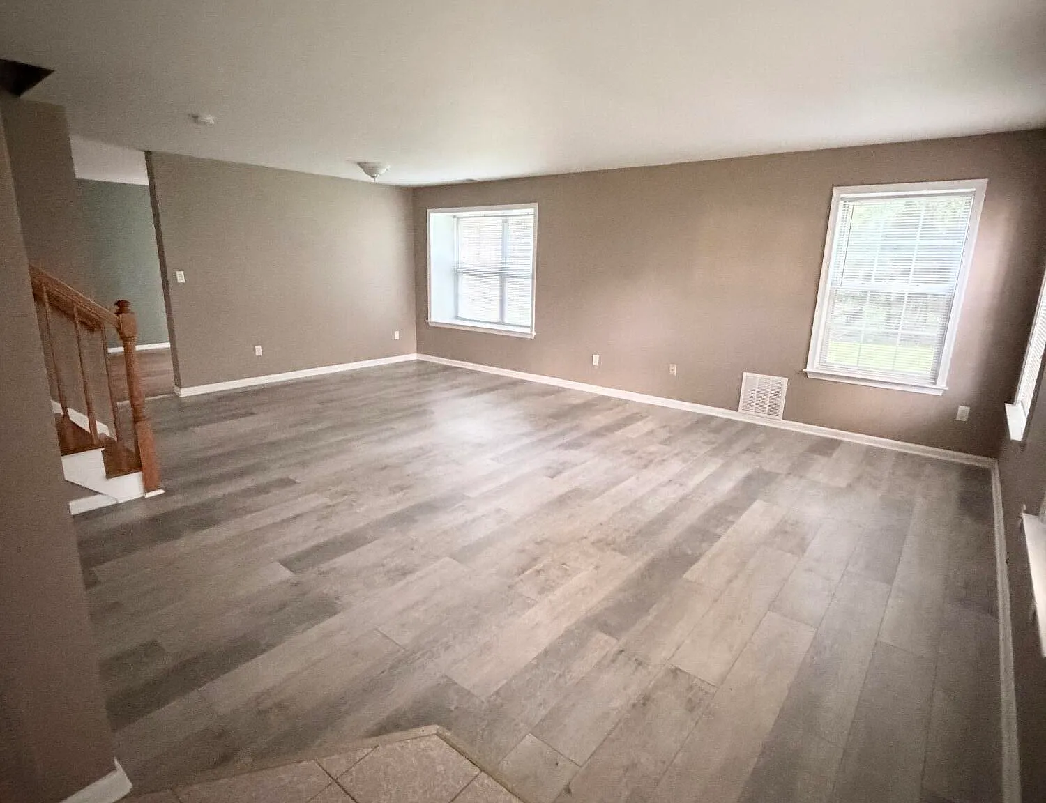 3 bed, 2.5 bath, 1642 sqft, $3,200 — Photo 2