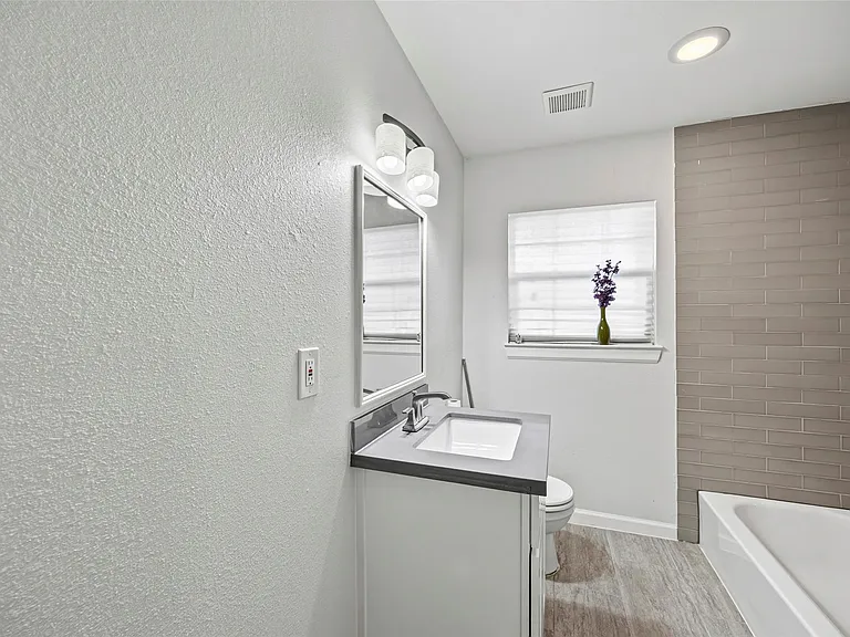 4914 Ventura Ln — Photo 15