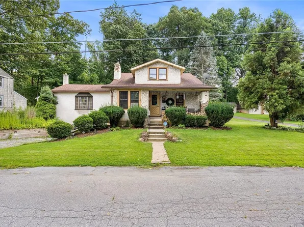 950 Margaret St, Allentown, PA 18103