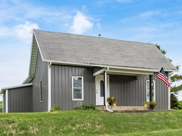 216 W Main St, Somerset, OH 43783