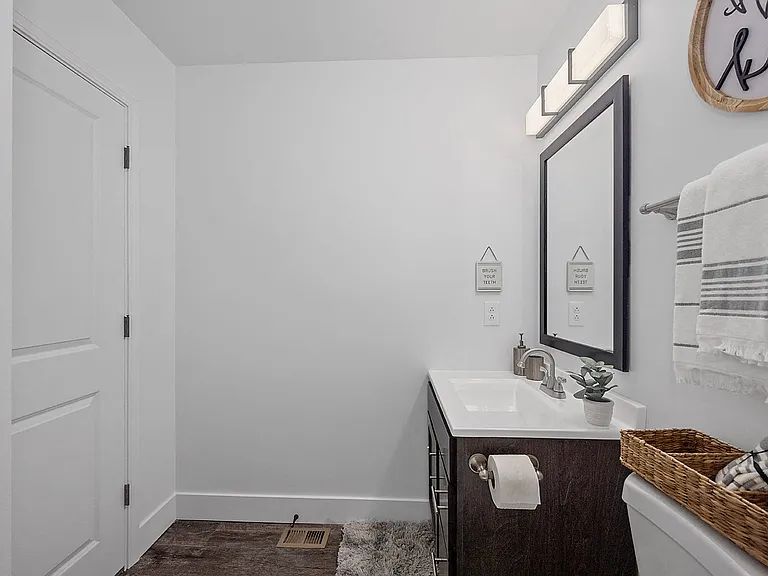 Ivy Hills Living Spaces — Photo 148