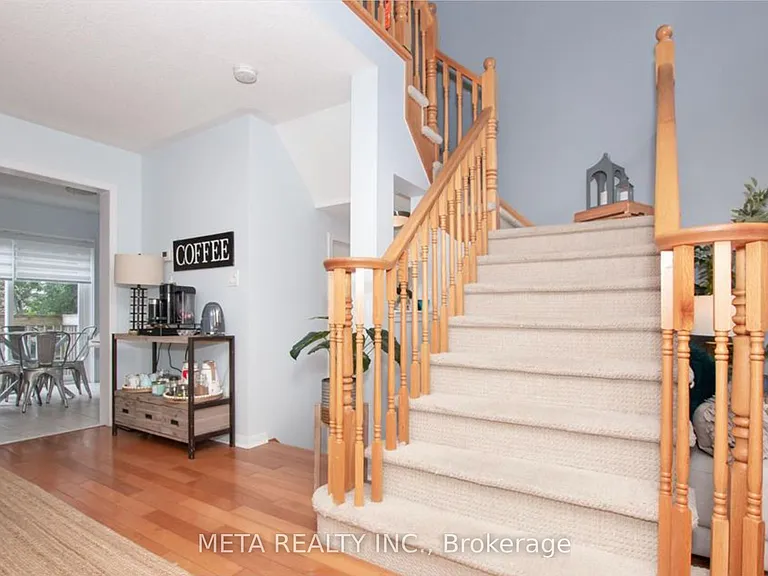 2109 Dunmore Ave — Photo 6