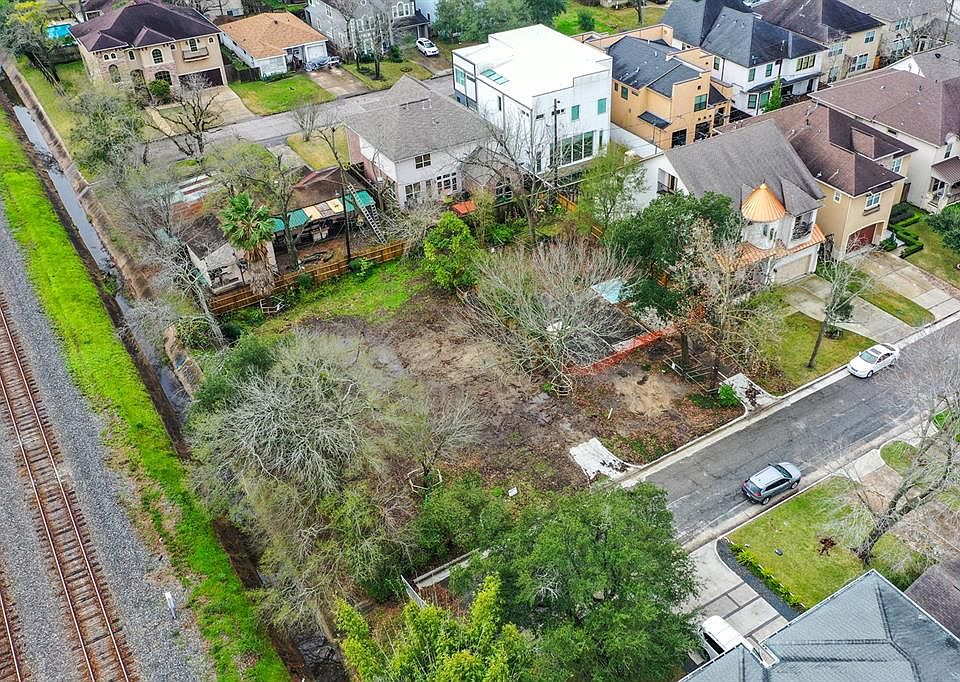 1st image of 4303 Betty St