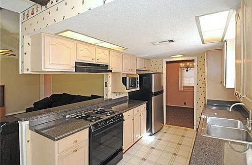 3rd image of 400 Bellemeade Blvd