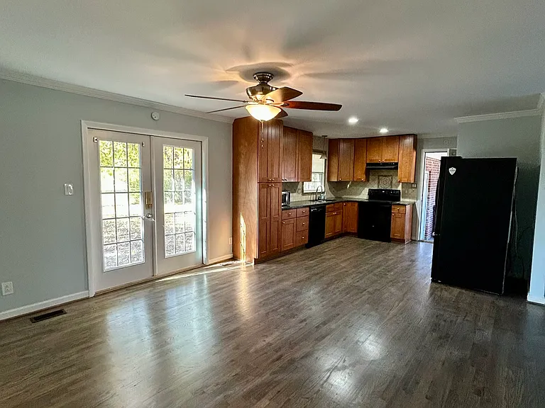5305 Tabor Ct — Photo 6