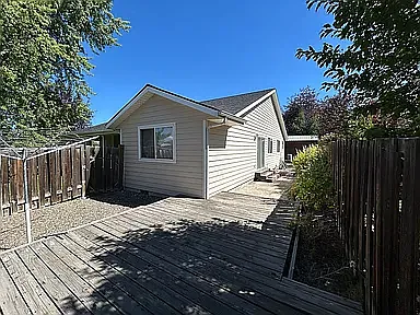 935 Elkhorn Dr — Photo 3