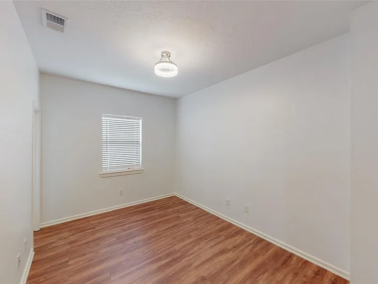 5843 Petty St #C — Photo 16