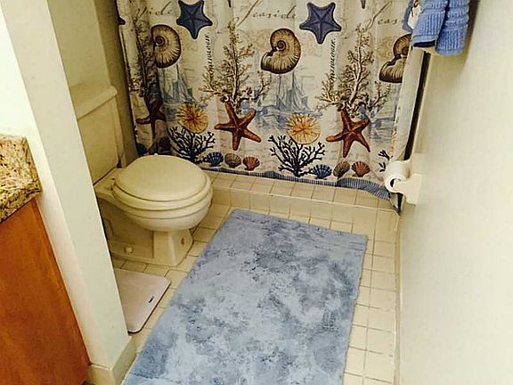 5th image of 20741 NE 4th Ct APT 107