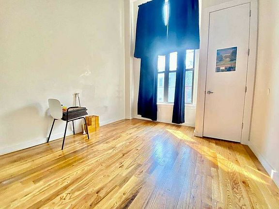 4th image of 30 Park Pl #2