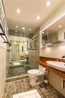 Rented by Batra Group Inc | media 26