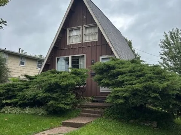 655 Staley Ave, Platteville, WI 53818
