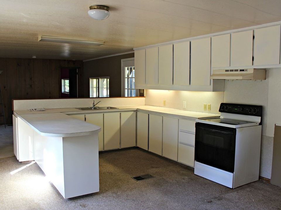 2nd image of 208 Brookwood Ln
