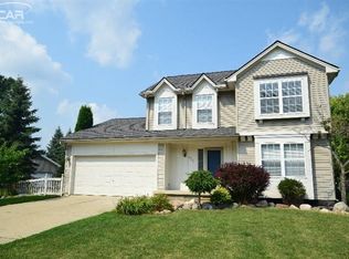 805 1st St, Fenton, MI 48430