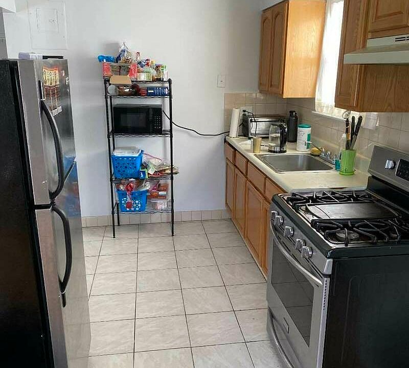 1st image of 3215 46th St #3