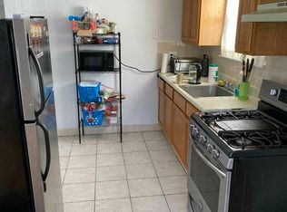 3215 46th St #3, Astoria, NY 11103