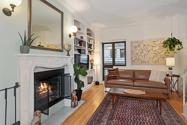Sold by Compass | media 7