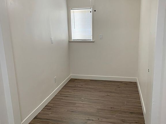 5th image of 1135 Hollister St APT 13