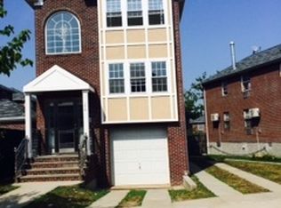 1518 Waterstone Dr, Bronx, NY 10461