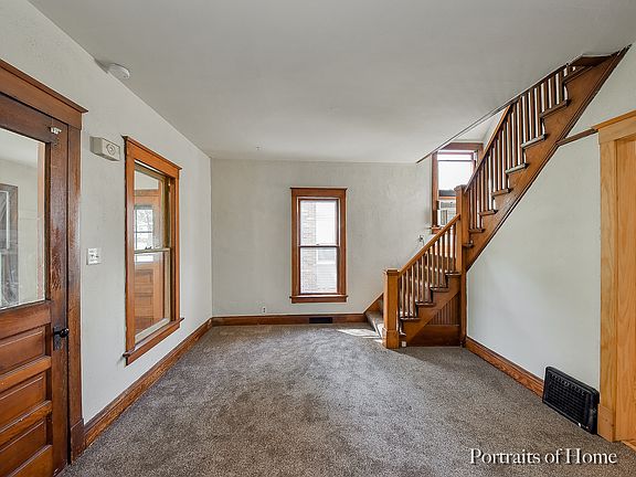 5th image of 625 Leonard Ave