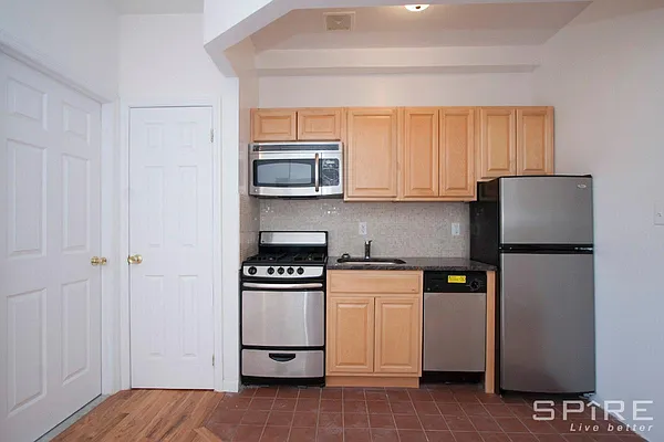 Rented by Spire Group | media 18