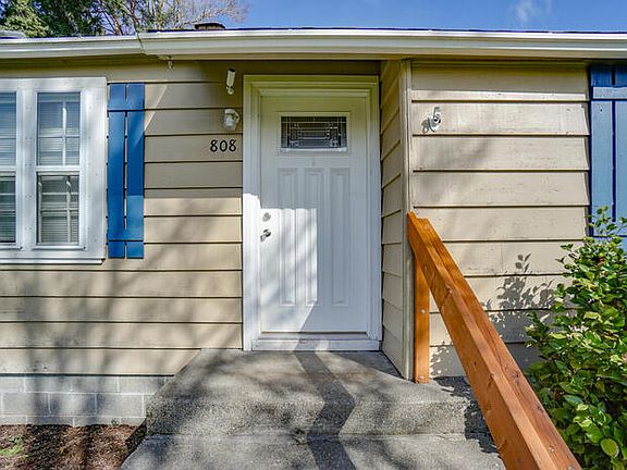5th image of 808 NE 82nd St