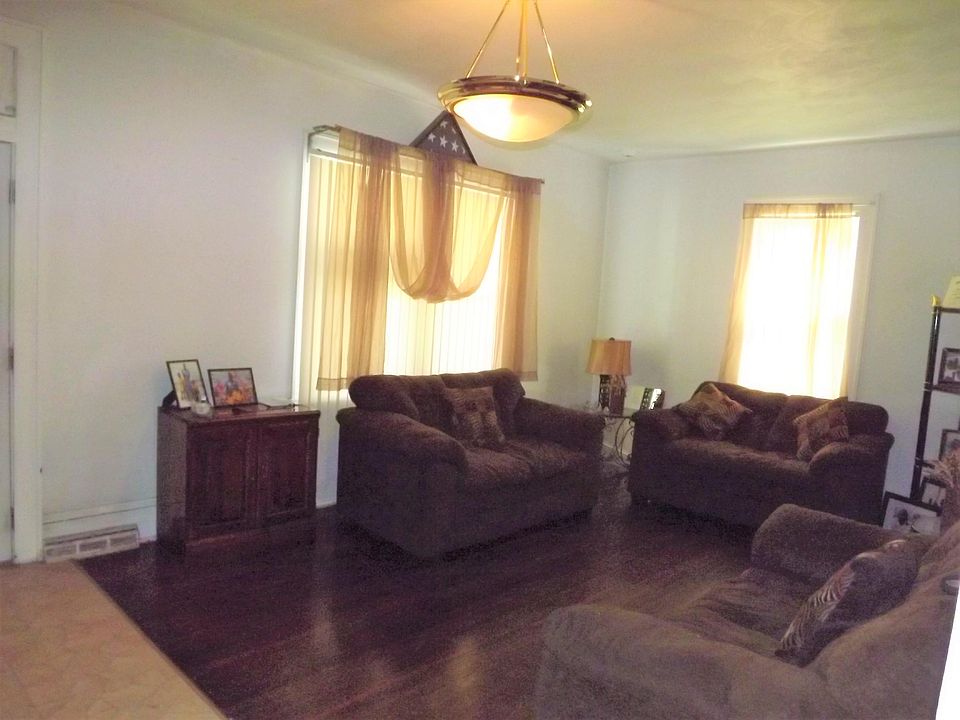 2nd image of 1724 Mercer Ave NW
