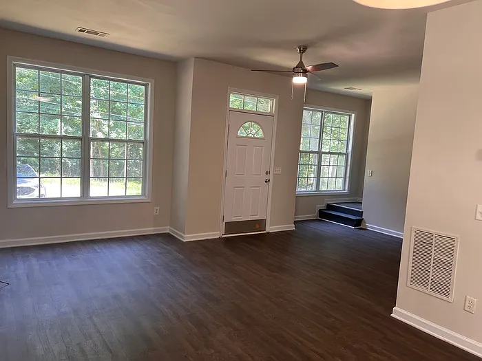 3 bed, 2.0 bath, 1100 sqft, $1,895 — Photo 3