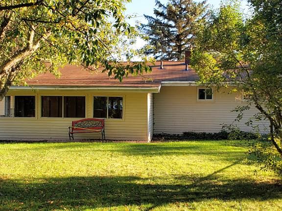 2nd image of 211 Juniper Dr