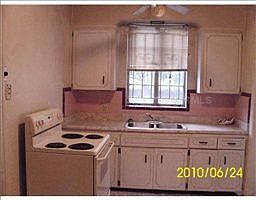 5th image of 908 E 24th Ave