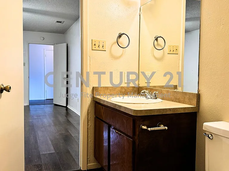 628 Taylor Ct — Photo 12