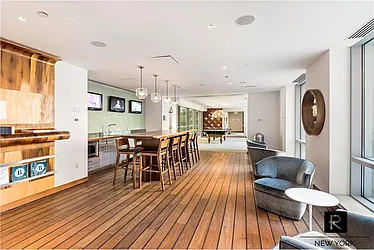 Rented by R New York